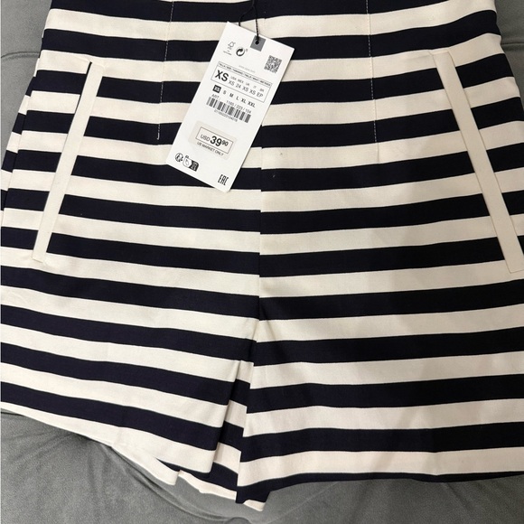 Zara Black and White High Waist Shorts - Picture 1 of 1